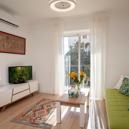 Lovely Beachfront Apartment In Calahonda Sitio de Calahonda Екстер'єр фото