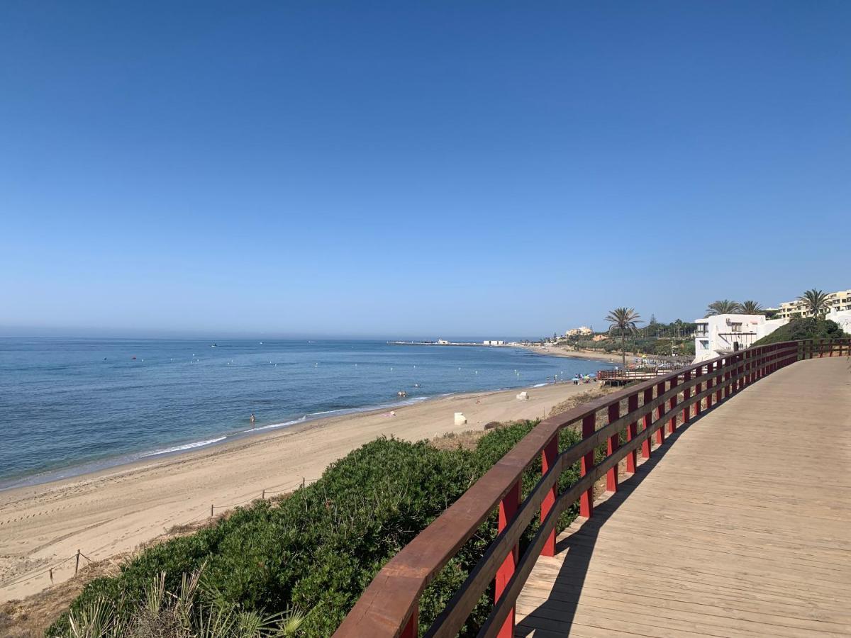 Lovely Beachfront Apartment In Calahonda Sitio de Calahonda Екстер'єр фото
