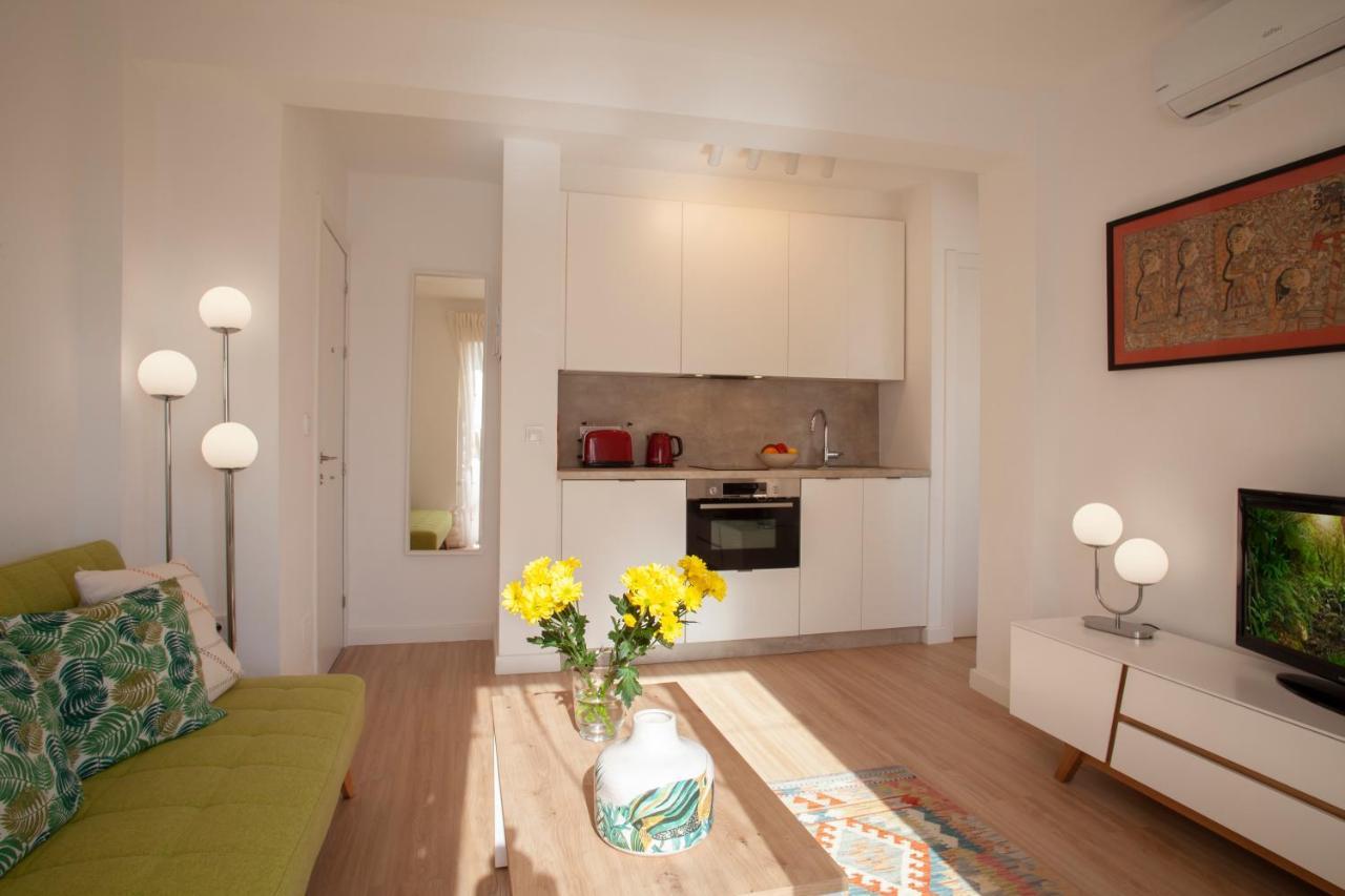 Lovely Beachfront Apartment In Calahonda Sitio de Calahonda Екстер'єр фото