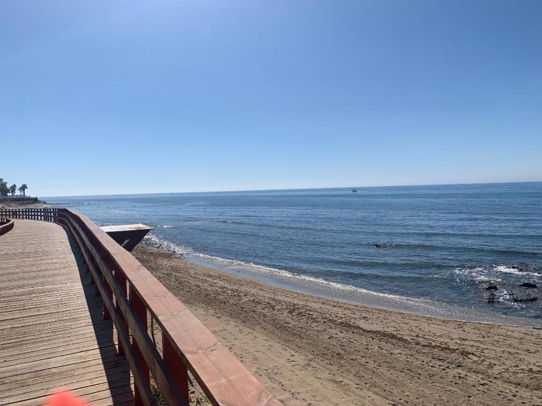 Lovely Beachfront Apartment In Calahonda Sitio de Calahonda Екстер'єр фото